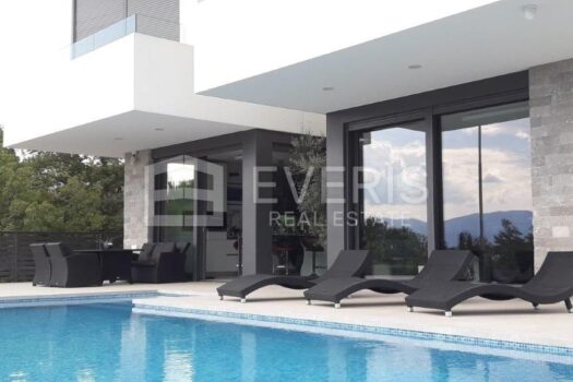 1641217631 20180709 164000 4