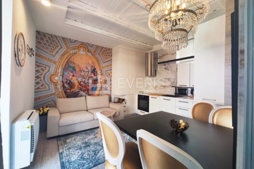 1686654014 1686653902432 4