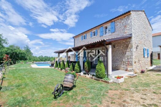 Poreč umgebung, Villa und Anwesen mit viel Platz und Privatsphäre 1688553877 viber slika 2023 07 04 13 06 48 031