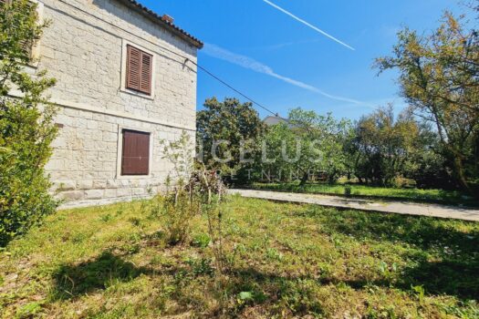 1697015930 20230428 115459