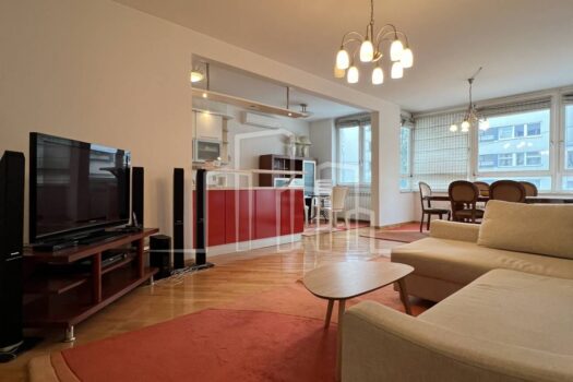 1697893985 img 5120 1