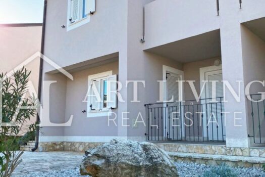 ISTRIEN, PULA, Umgebung - attraktive Wohnung im Erdgeschoss in unmittelbarer Nähe zum Meer (150m) 1707988225 1 2