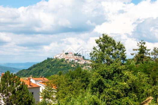 Motovun-Gebiet, wunderschönes Grundstück mit Baugenehmigung! 1688391401 motovun zemljista ceja 5