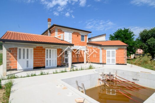 Umgebung von Buje, ein Haus mit Pool in toller Lage 1690191250 kastel sparagna 4