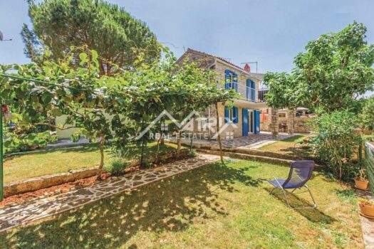 1703602876 umag kuca na predivnoj lokaciji blizu mora 3