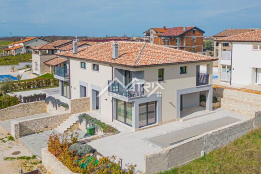 1709892418 moderna kuca sa bazenom u istri 4