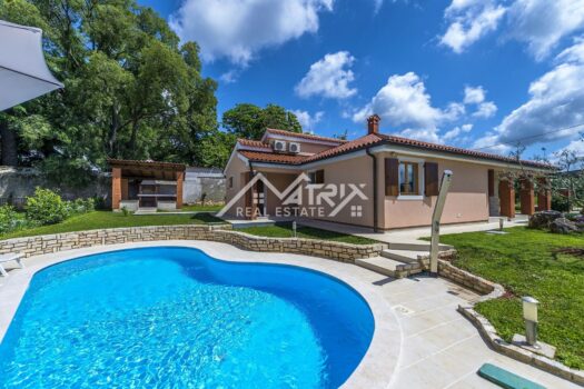 1715616528 prodaje se namjestena kuca sa bazenom blizu mora 12