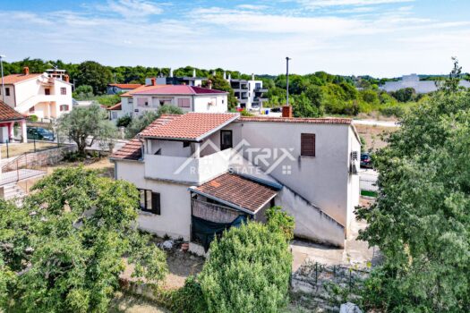 Haus mit Terrasse und Garten, nahe Pula und Meer 1725878241 kuca s terasom i dvoristem blizu mora 3