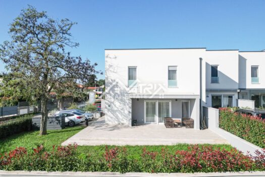 1731069913 porec okolica straktivna kuca sa tri spavace sobe 7