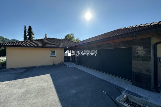 +++++ NEUER PREIS +++++ Luxuriöser Bungalow mit hochwertiger Ausstattung, Hohenems, zentrumsnah, sehr geräumige Dreier-Garage, viel Grundstücksfläche und Gartenanlage rund um das Haus, mit Terrasse, viele KFZ Außen-Stellplätze, Ruhelage / Sackgasse 3VMChIEJWpJCjmgWEGLE0x