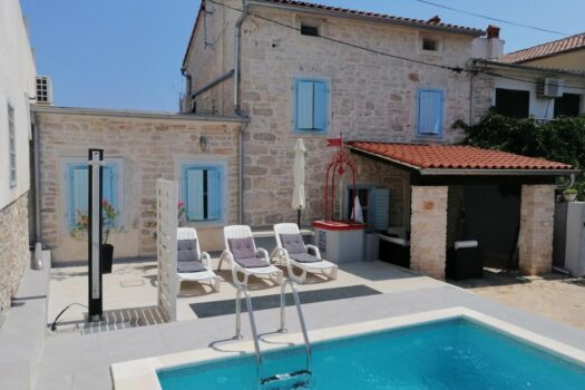 1718699136 264398920