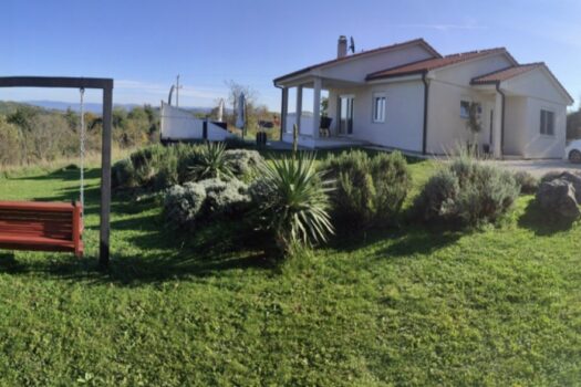 1735292606 1000017703