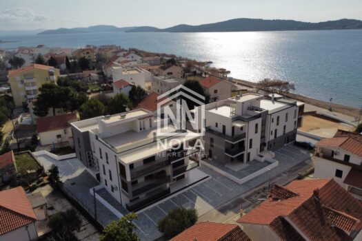 VODICE – SRIMA – LUXUS-PENTHOUSE IN ZWEITER REIHE ZUM MEER S7 1736681828 s4 2