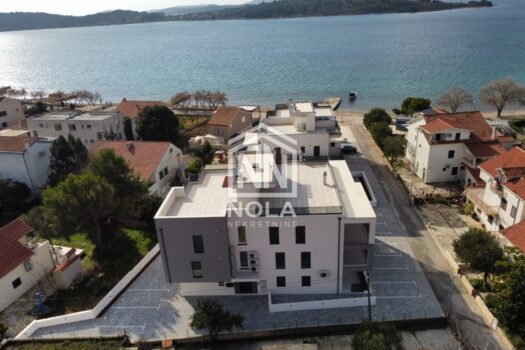 VODICE SRIMA - LUXUS-PENTHOUSE IN ERSTER REIHE ZUM MEER SJ8 1736681831 s5 1