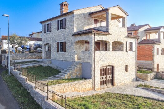 Poreč, schönes Steinhaus im istrischen Stil 1675686860 dji 0097