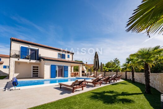 1739356952 kras kuca manja 33