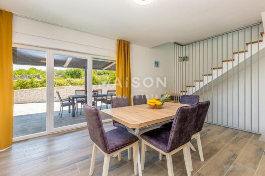 1739533663 371032368