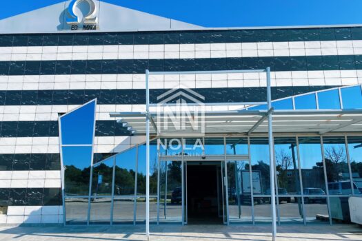 1739898961 img e0640