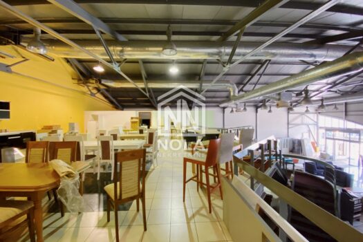 1739899663 img e0643