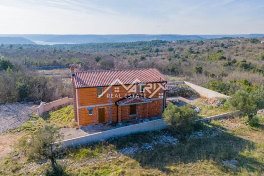 1740064735 kuca sa otvorenim pogledom na more 5