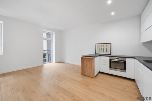 2MmgaHcYizphZUGx49yIv9