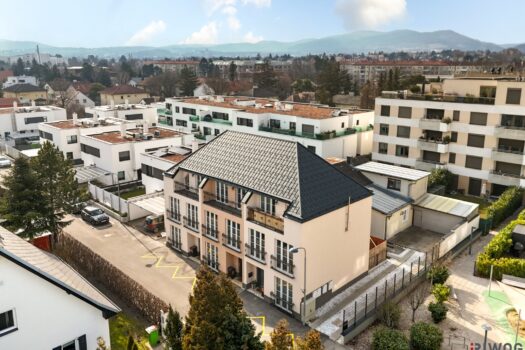 5ollLYy078qC17YJv0q8MM