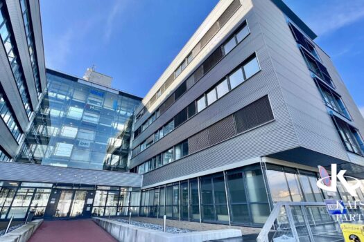 EINZELBÜROS AB 23 m² IM TECHNOLOGIEPARK - PROVISIONSFREI Gebäudeansicht - Eingang