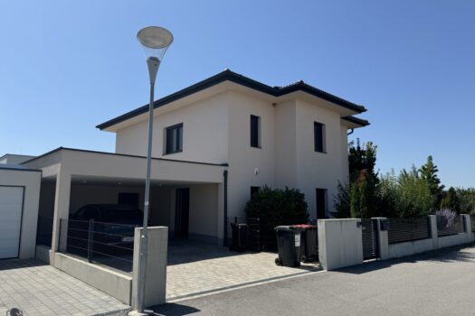 7EoMfLBOhENJ71Sp9vU26u