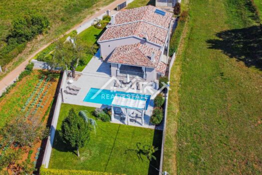 Umgebung von Svetvinčenat, schönes einstöckiges Haus mit Swimmingpool 1706872074 gradnici dron 2