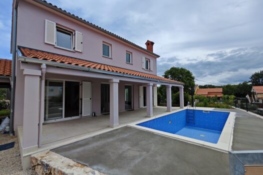 1720953063 img 20240613 125333