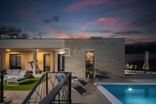 1727357455 322119131