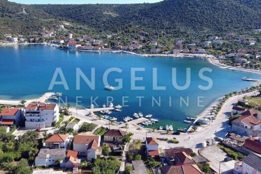 1740148244 villa stana