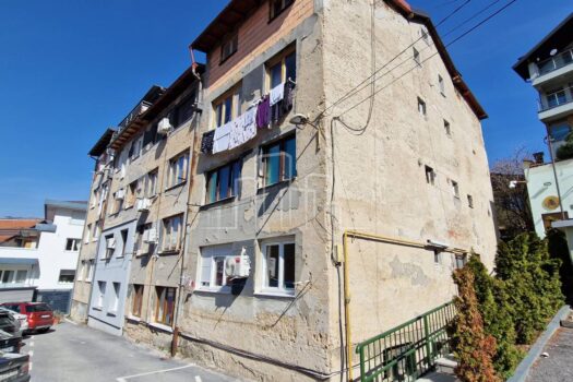 1741335018 1000038787