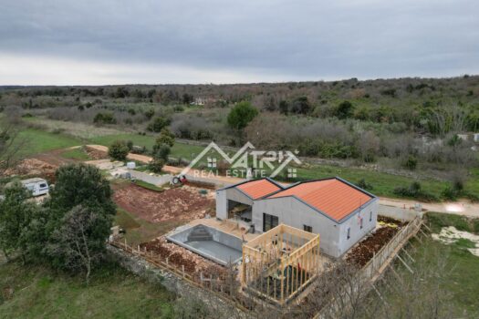 1742657191 rakalj prizemnica sa bazenom 1