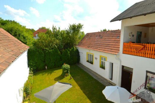Zweifamilienhaus mit 2 separaten Eingängen - uneinsehbarer Garten - Ruhelage + Nebengebäude für Büro/Werkstatt DSC_0847