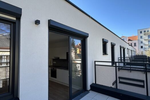 3bSaT7JBfq7Y4MuNhxEBHQ