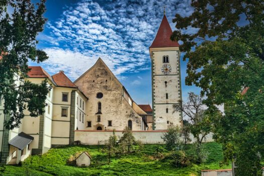 Stift Eberndorf gleich visavis