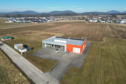 Vielseitige Gewerbeimmobilie mit Entwicklungspotenzial in Klagenfurt – Ideal für Wohnen, Büro, Ärztezentrum oder Ausstellung 4tdVJ110VyPQVOudujUr9A