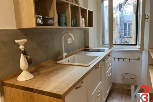 7LkEjCQrTYryjxIzS7BzlX