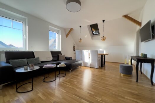 7rZpIi60IHys4MuFydTUmg