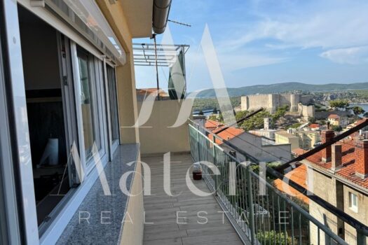 SELTENHEIT, ŠIBENIK/ZENTRUM, HAUS MIT 3 WOHNUNGEN, PARKPLATZ, MEERBLICK 1727944285 3