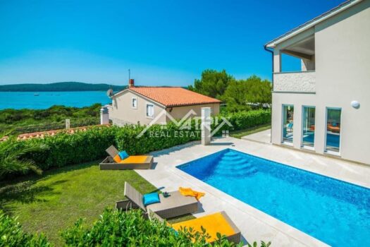 1740487224 kuca sa bazenom blizu mora prodaja istra 1