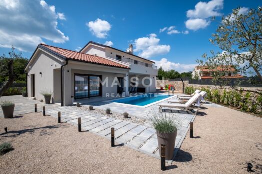 Wunderschöne moderne Villa in ruhiger Lage nahe der Stadt Krk 1742728124 villa monika dnevne 39