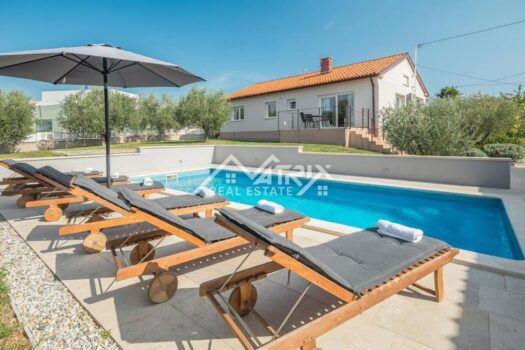 1742995453 548212773