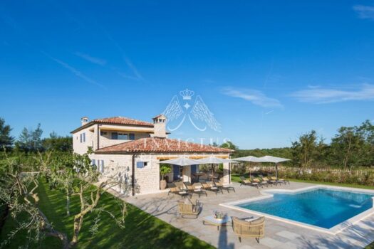 VILLA ELLI MIT POOL UND SPORTPLATZ IM HERZEN VON ISTRIEN 1743534398 1539760757 264445 0