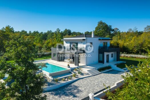 1745431182 villaiva full77