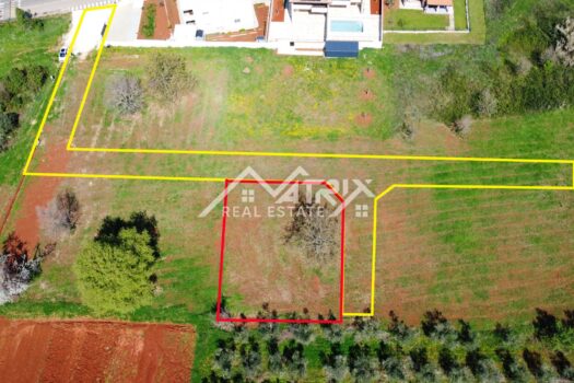 Novigrad, 2 km vom Meer entfernt, Baugrundstück von 649 m² 1745663270 4