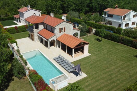 1745841512 2297 dji 0388