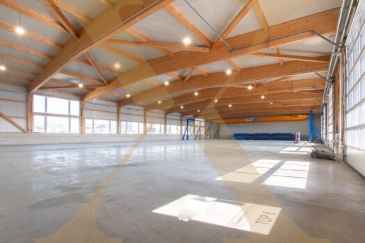 Neuwertige & beheizte Lager- oder Gewerbehalle inkl. Rolltor in Arbing (Bezirk Perg) zu vermieten! Ansicht Halle I