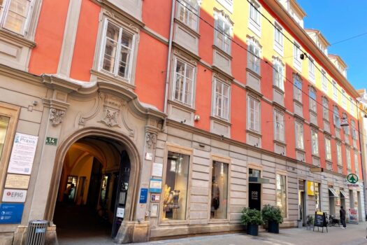 4IInMjkDTUs5DcjEGqqWkF